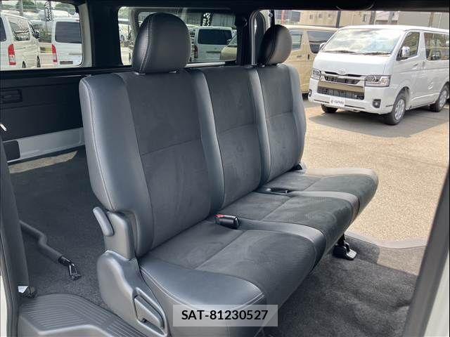 Toyota HIACE VAN 2023-02 8132715-18