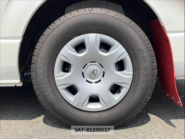 Toyota HIACE VAN 2023-02 8132715-24