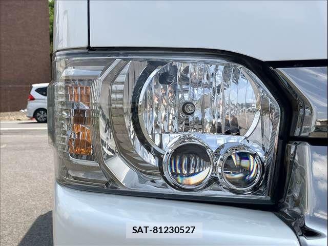 Toyota HIACE VAN 2023-02 8132715-26
