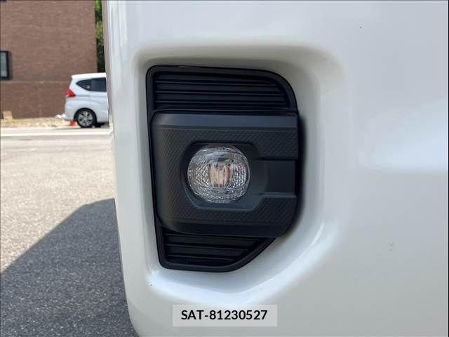 Toyota HIACE VAN 2023-02 8132715-27