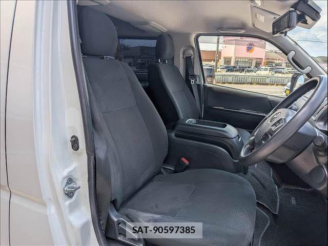Toyota HIACE VAN 2021-06 8132725-9