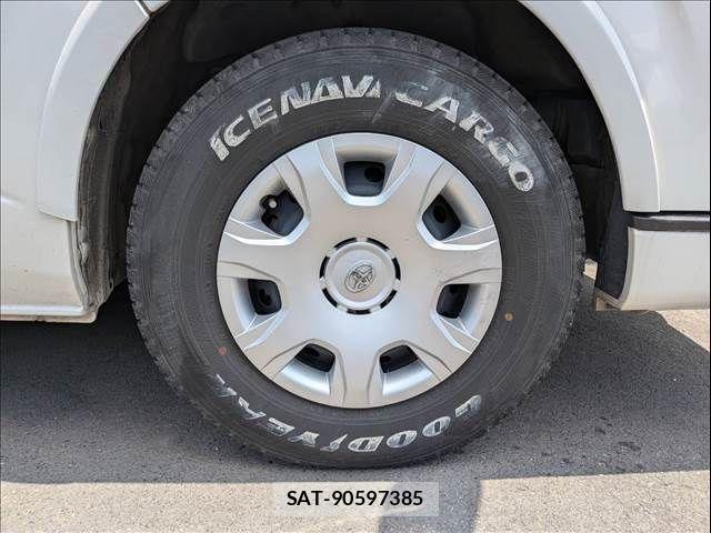 Toyota HIACE VAN 2021-06 8132725-15