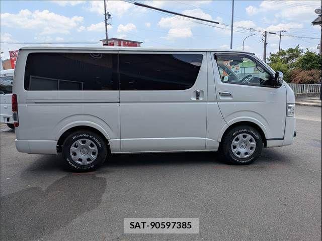 Toyota HIACE VAN 2021-06 8132725-18
