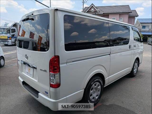 Toyota HIACE VAN 2021-06 8132725-19