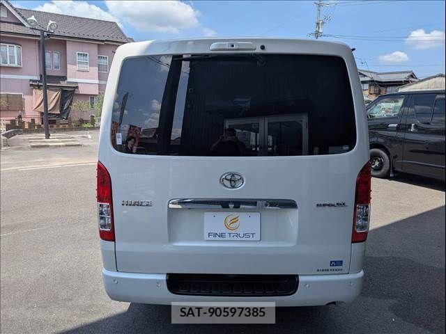 Toyota HIACE VAN 2021-06 8132725-20