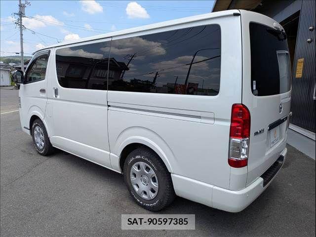 Toyota HIACE VAN 2021-06 8132725-21
