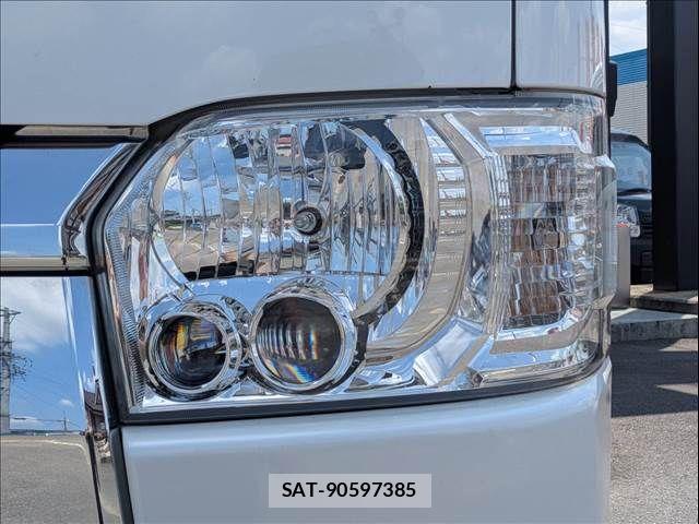 Toyota HIACE VAN 2021-06 8132725-23