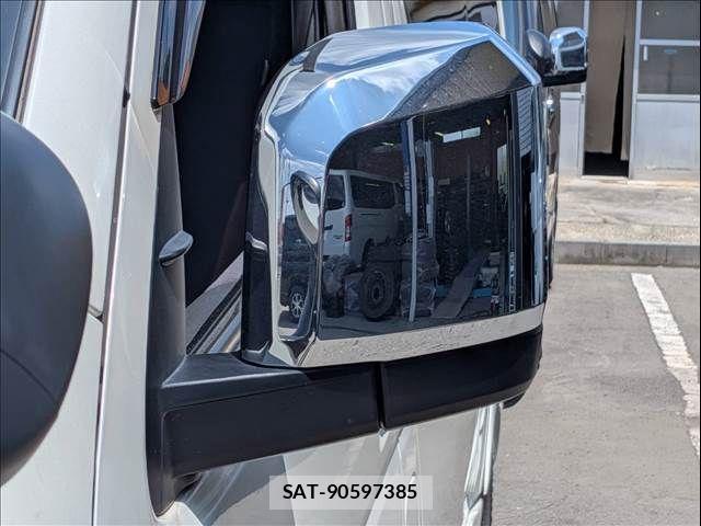 Toyota HIACE VAN 2021-06 8132725-27