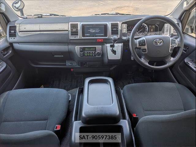Toyota HIACE VAN 2021-06 8132725-2