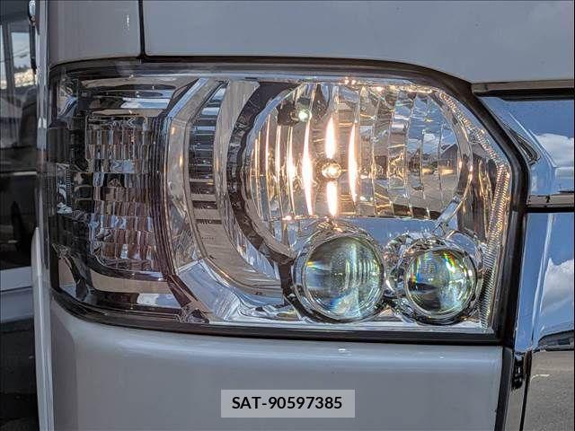 Toyota HIACE VAN 2021-06 8132725-29