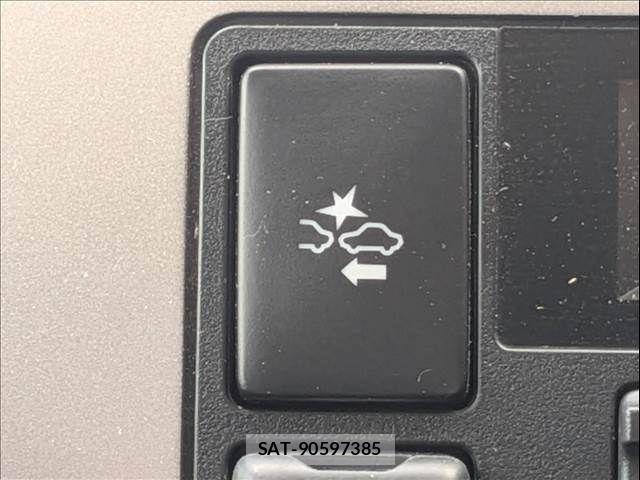 Toyota HIACE VAN 2021-06 8132725-7