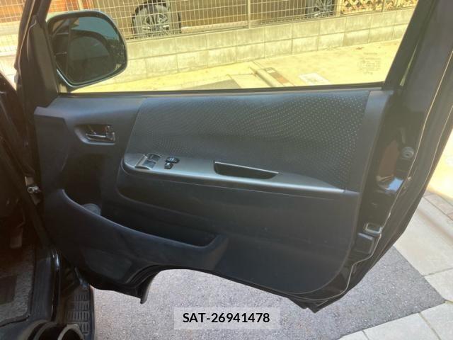 Toyota HIACE VAN 2015-01 8132742-11
