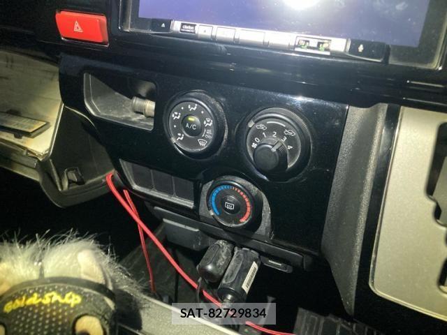 Toyota HIACE VAN 2015-03 8132741-15
