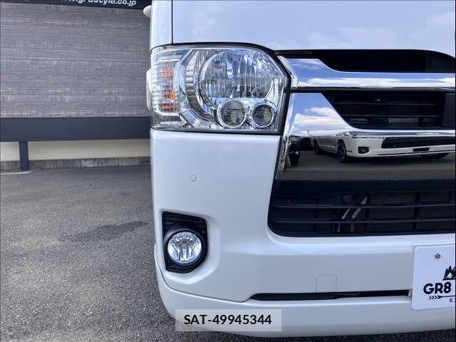 Toyota HIACE VAN 2020-11 8132720-9
