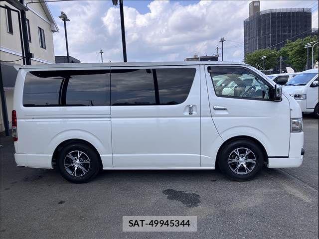 Toyota HIACE VAN 2020-11 8132720-12