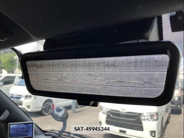 Toyota HIACE VAN 2020-11 8132720-16