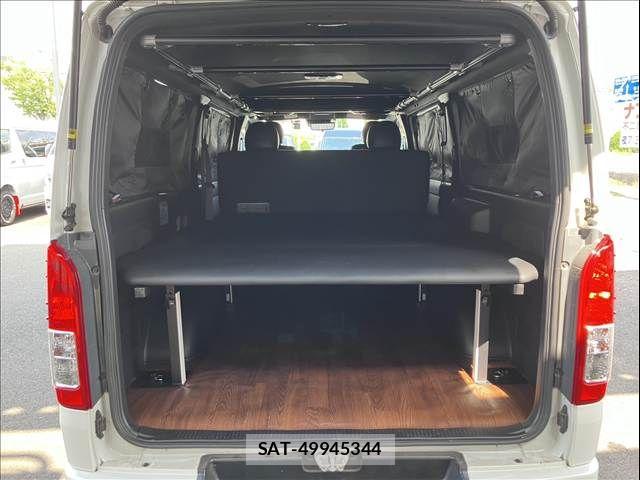 Toyota HIACE VAN 2020-11 8132720-18