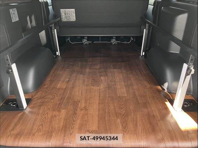 Toyota HIACE VAN 2020-11 8132720-19
