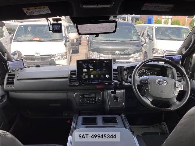 Toyota HIACE VAN 2020-11 8132720-3