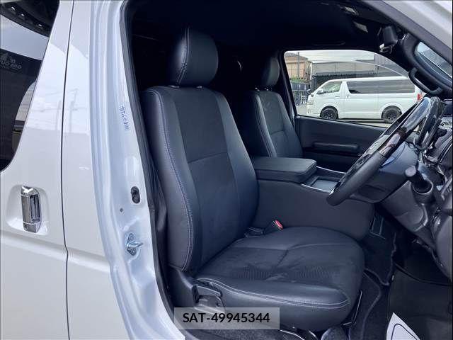 Toyota HIACE VAN 2020-11 8132720-6