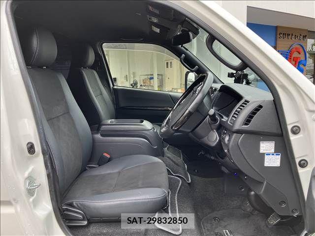 Toyota HIACE VAN 2021-04 8146878-10
