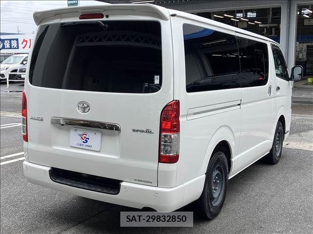 Toyota HIACE VAN 2021-04 8146878-15