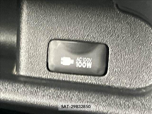 Toyota HIACE VAN 2021-04 8146878-6