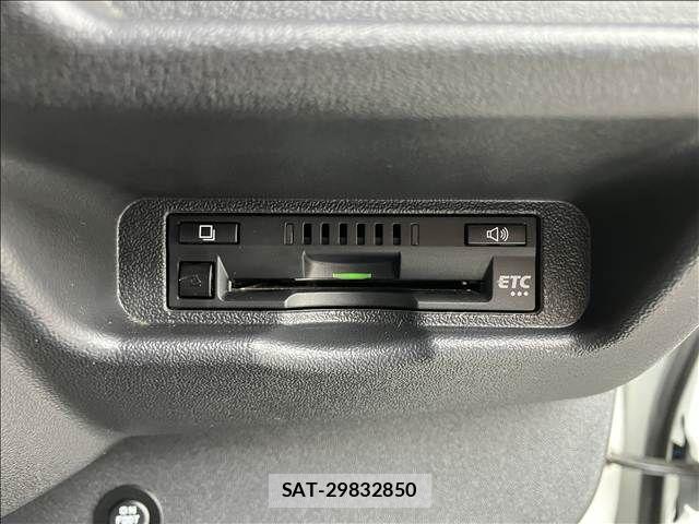 Toyota HIACE VAN 2021-04 8146878-8