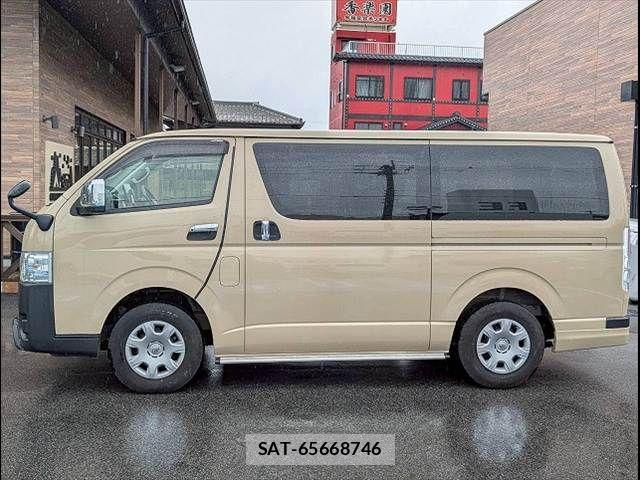 Toyota HIACE VAN 2024-06 8146874-13