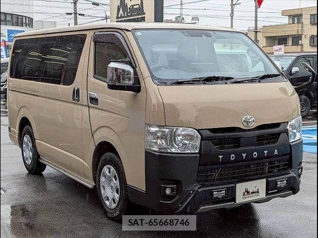 Toyota HIACE VAN 2024-06 8146874-15