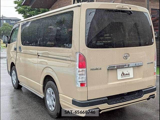 Toyota HIACE VAN 2024-06 8146874-16