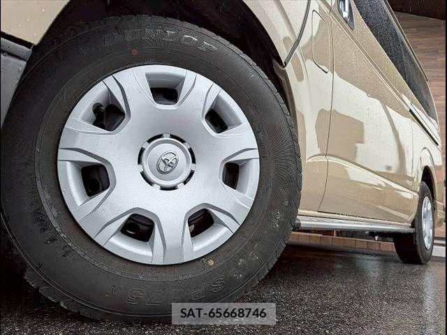 Toyota HIACE VAN 2024-06 8146874-18