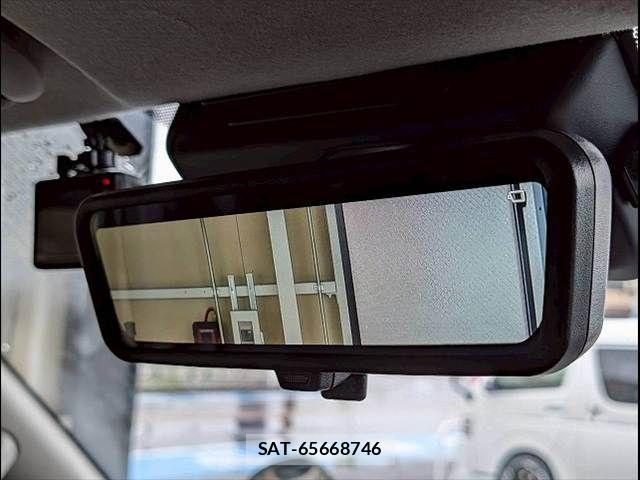 Toyota HIACE VAN 2024-06 8146874-5