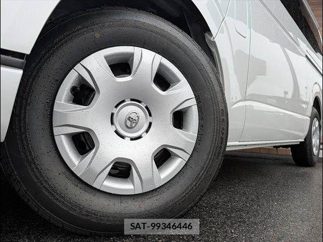Toyota HIACE VAN 2026-05 8146872-18