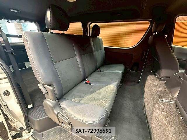 Toyota HIACE VAN 2022-08 8146881-11