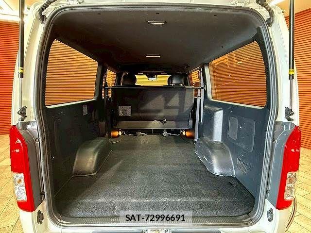 Toyota HIACE VAN 2022-08 8146881-12