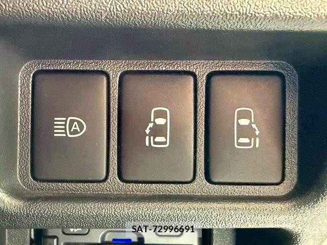 Toyota HIACE VAN 2022-08 8146881-6