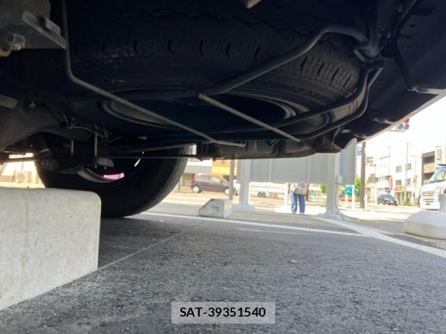 Toyota HIACE VAN 2015-11 8146888-19