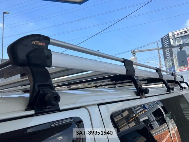 Toyota HIACE VAN 2015-11 8146888-23