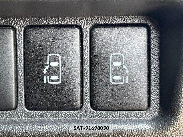 Toyota HIACE VAN 2020-12 8146882-11