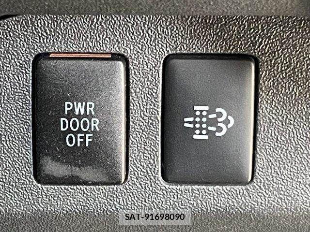 Toyota HIACE VAN 2020-12 8146882-12
