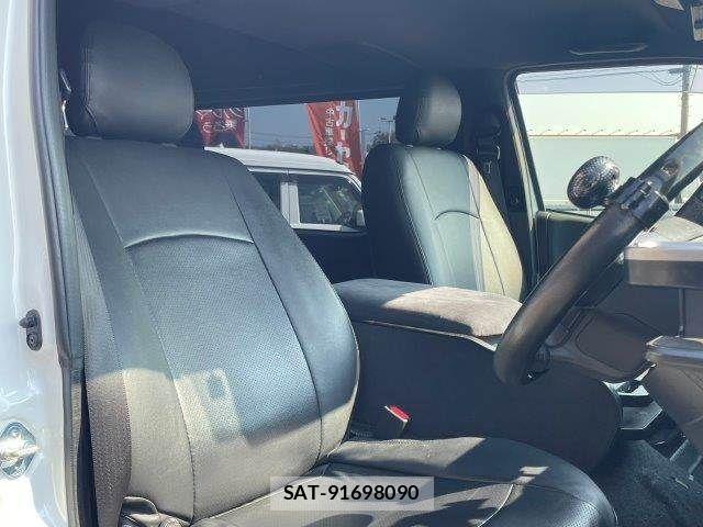 Toyota HIACE VAN 2020-12 8146882-13
