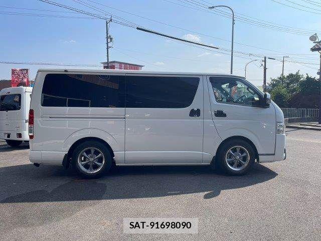 Toyota HIACE VAN 2020-12 8146882-22