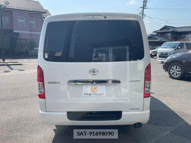 Toyota HIACE VAN 2020-12 8146882-24