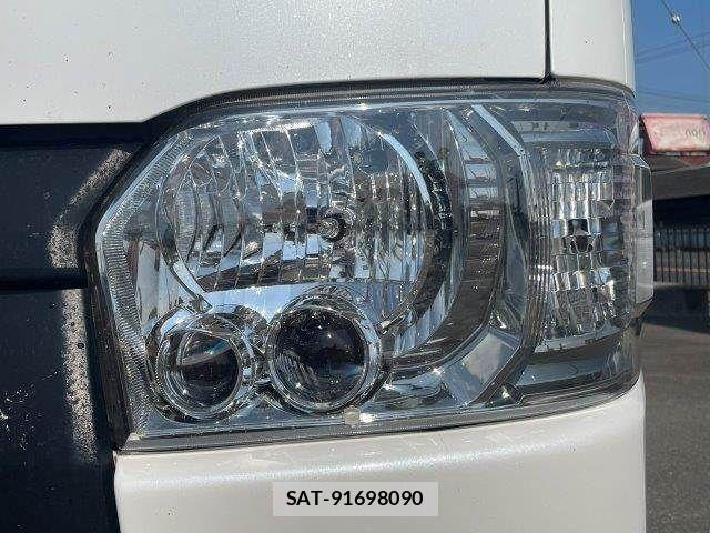 Toyota HIACE VAN 2020-12 8146882-27