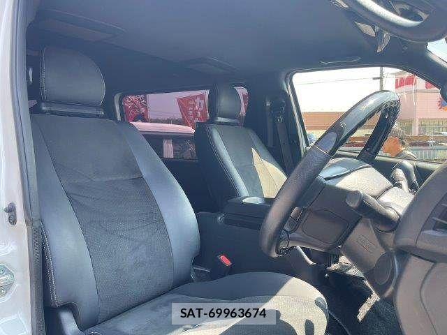 Toyota HIACE VAN 2022-12 8146877-10