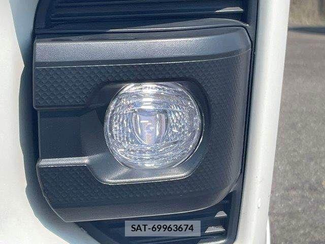 Toyota HIACE VAN 2022-12 8146877-15
