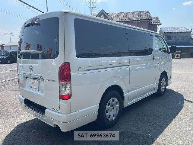 Toyota HIACE VAN 2022-12 8146877-20