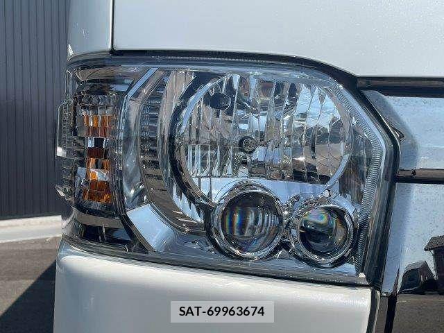 Toyota HIACE VAN 2022-12 8146877-25