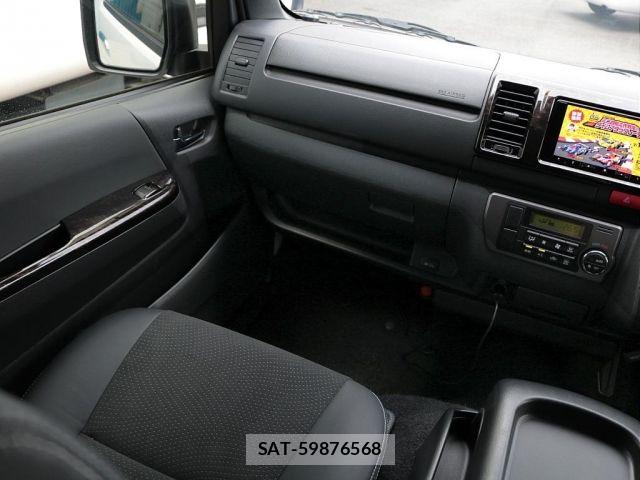 Toyota HIACE VAN 2023-01 8146873-14
